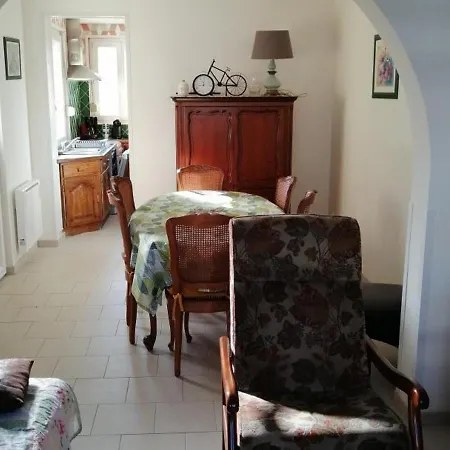 Familial Au Rdc, Cour Sud, Parking, A 300m - 2 Chambres, Wifi, Animaux Ok - Fr-1-376-107 Apartment *
